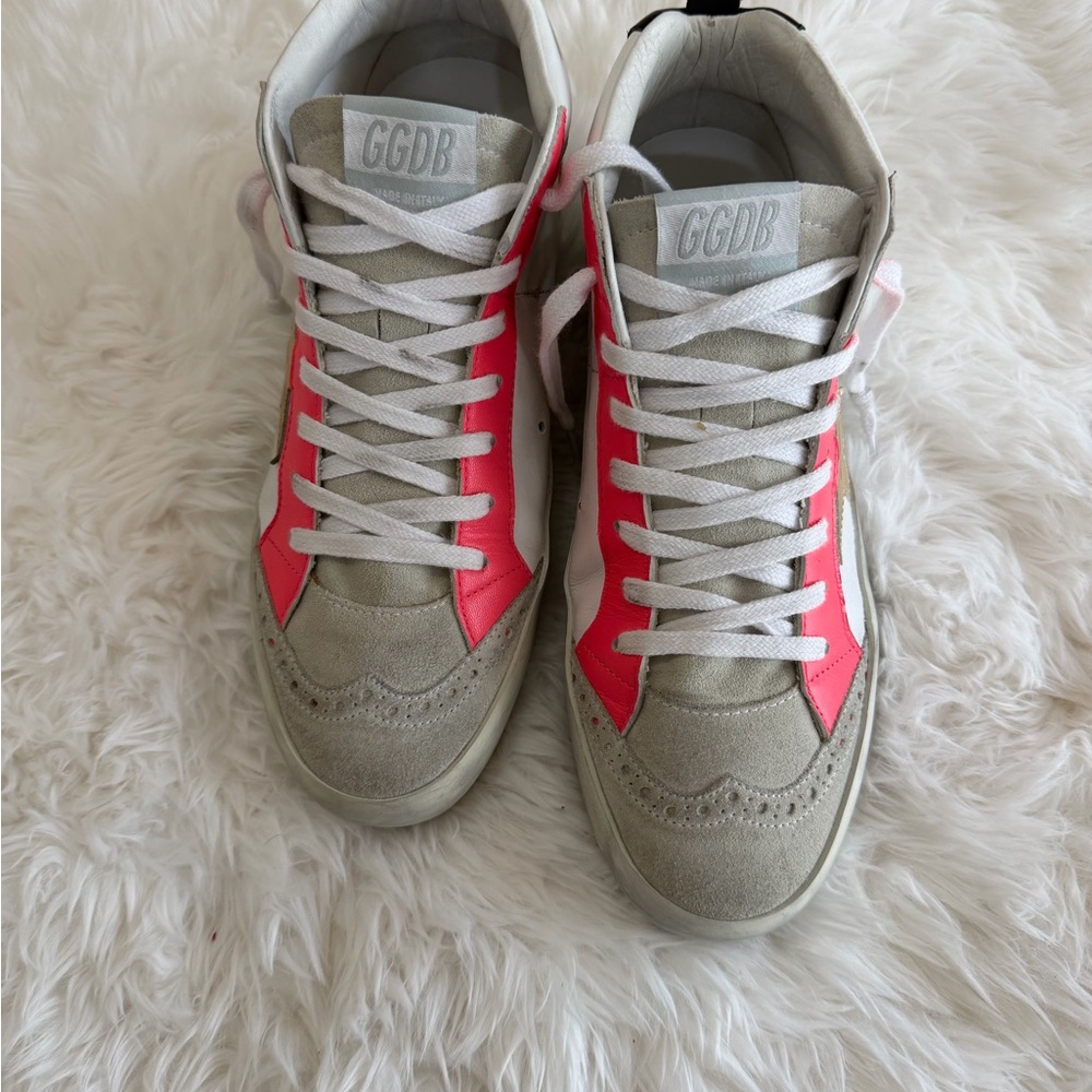 Golden Goose Deluxe Brand Mid
Star
GGDB / PRIVATE EDT Size 39 US 9 - Picture 4 of 12